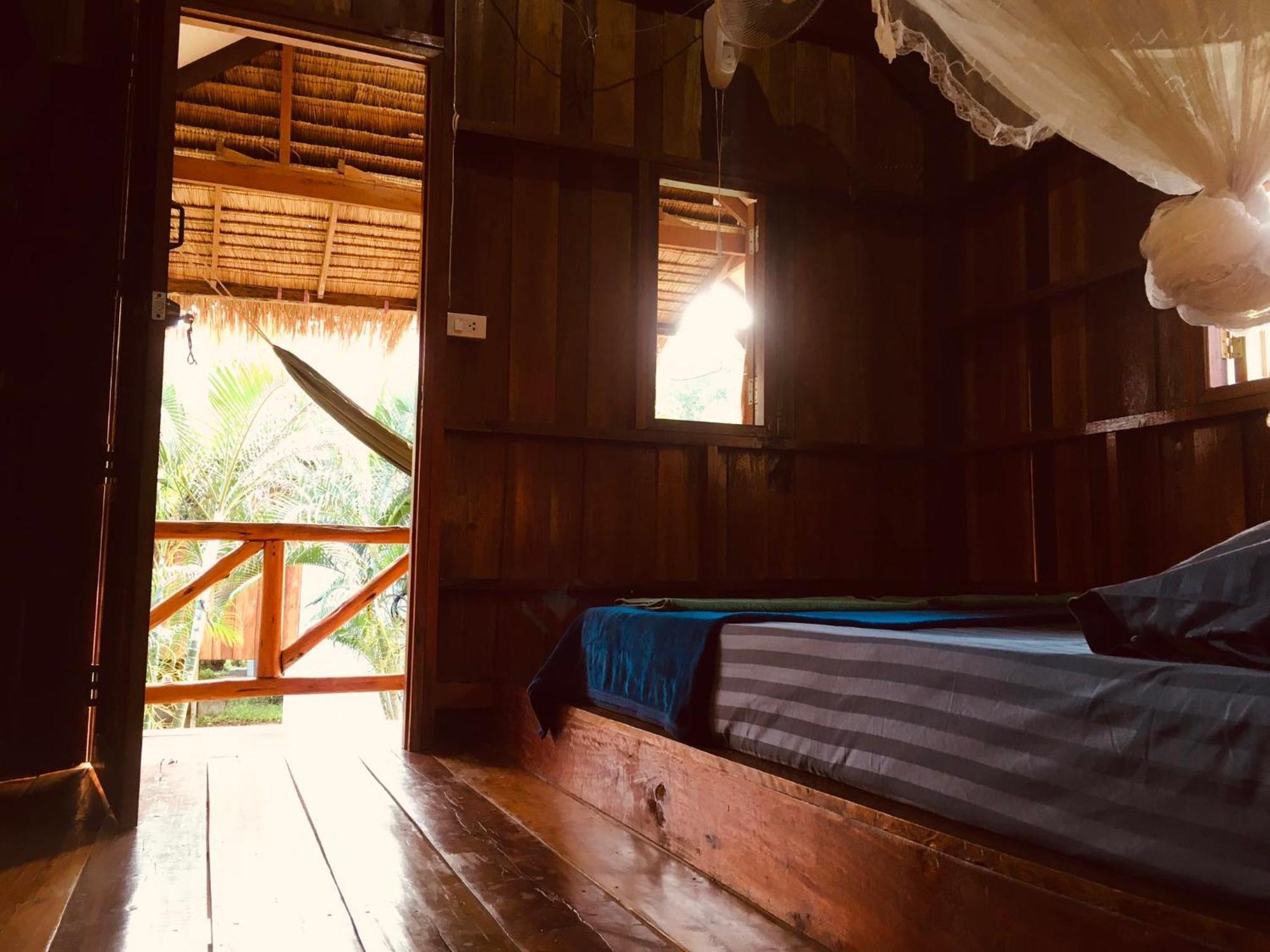 Seree Bungalows & Chill Bar チャン島 エクステリア 写真