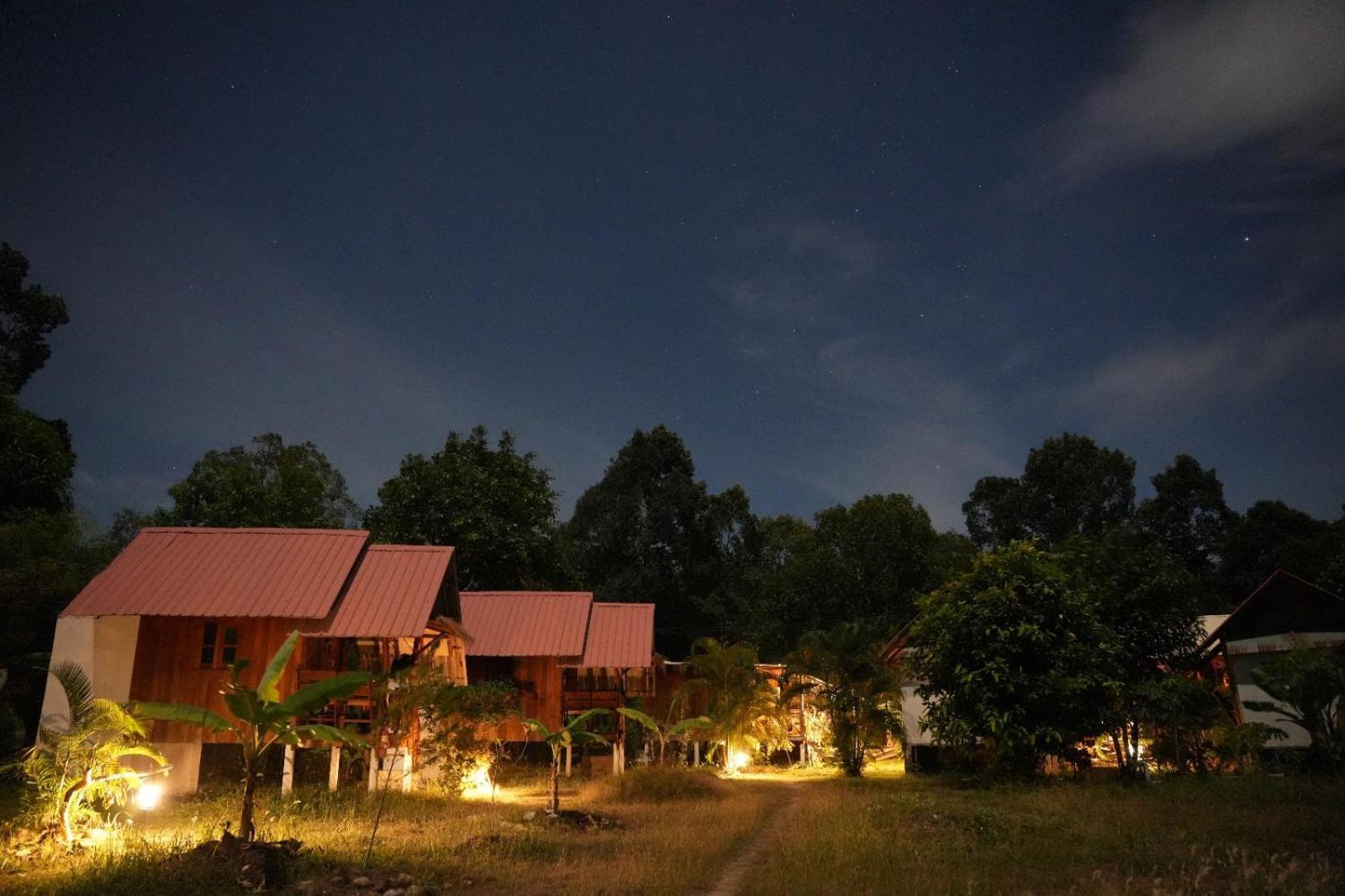 Seree Bungalows & Chill Bar チャン島 エクステリア 写真