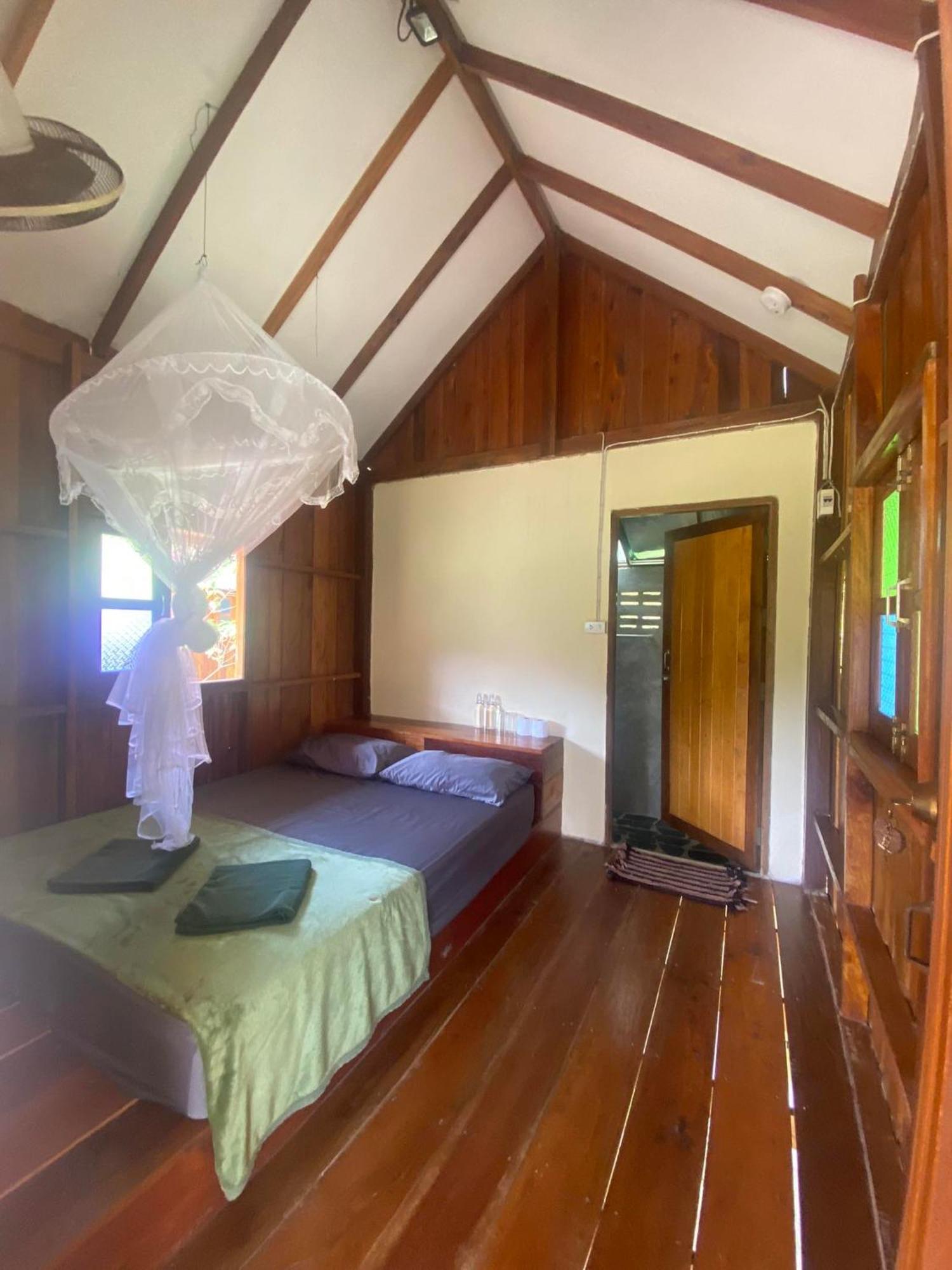 Seree Bungalows & Chill Bar チャン島 エクステリア 写真